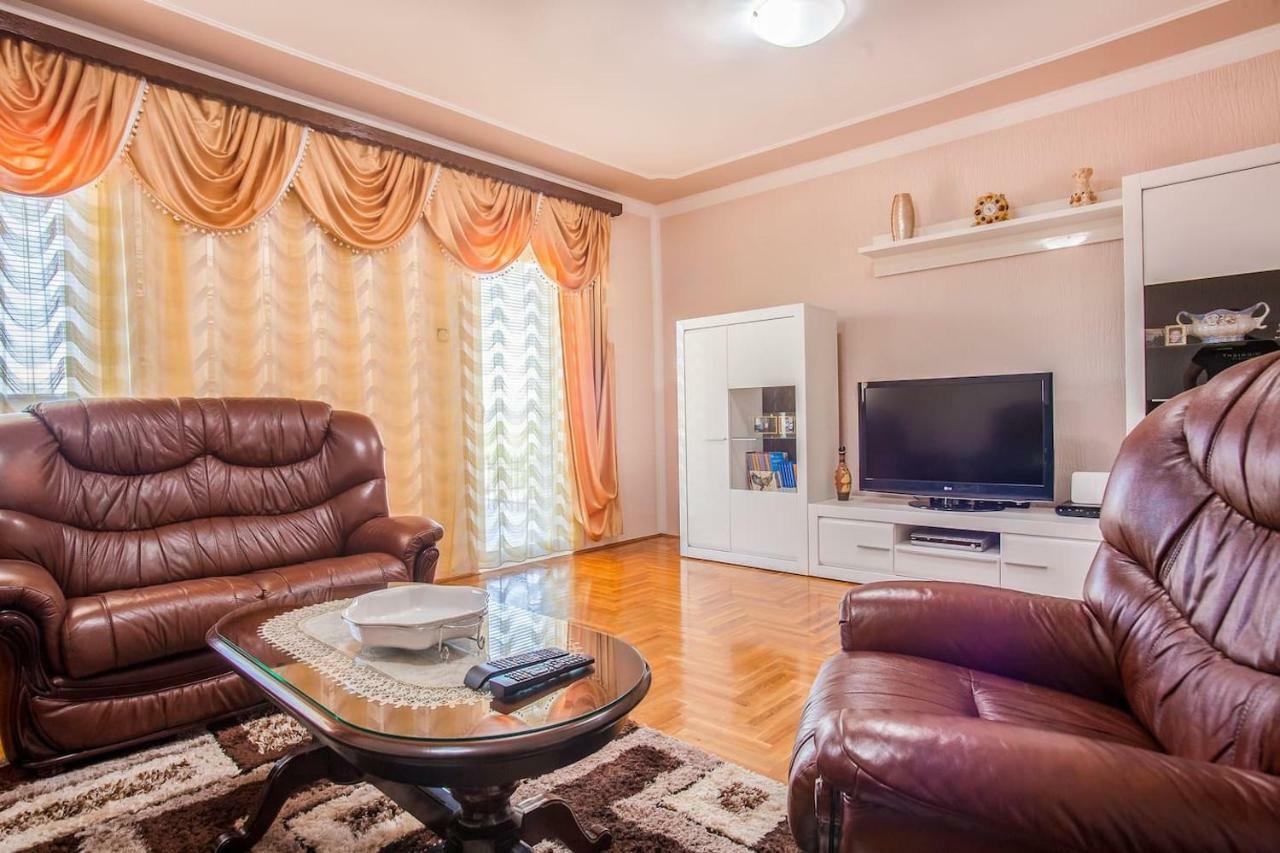 Villa Luxury House Petrovic *